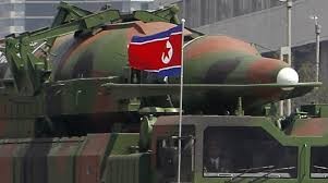 Tên lửa Triều Tiên tham gia diễu binh tại Bình Nhưỡng.