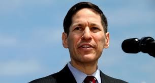 Tom Frieden, Giám đốc Trung tâm Kiểm soát và Phòng ngừa dịch bệnh.