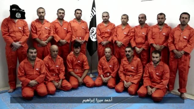 15 chiến binh người Kurd bị IS bắt giữ và bắt mặc trang phục như tù nhân tại vịnh Guantanamo trong video đe dọa thứ hai gửi tới Mỹ.