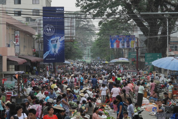 Một khu chợ ở Myitkyina, phía bắc Karchin.