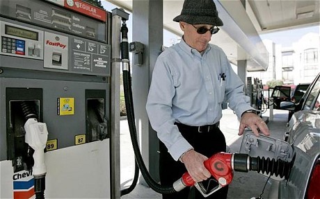 Giá xăng dầu bán lẻ ở Mỹ đã đạt mức thập kỷ lục kể từ tháng 4/2009.