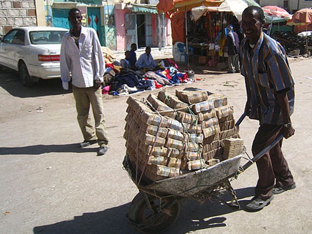 Đồng đô la Zimbabwe thời kỳ siêu lạm phát.