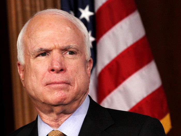 Thượng nghị sĩ John McCain.