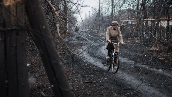 Miền Đông Ukraine hoang tàn vì xung đột. Ảnh Rian.