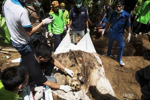 Một trong những hình ảnh ghê rợn từ khu trại buôn người trên biên giới Malaysia.