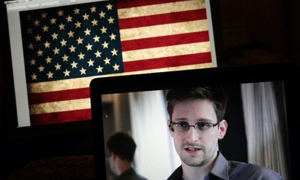 Edward Snowden. Ảnh Guardian.