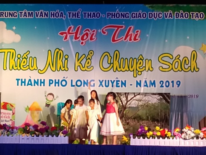 Tiết mục minh họa về câu chuyện Người anh hùng đất đỏ Võ Thị Sáu (Ảnh: Văn Khánh)