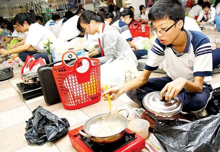 Nhiều nội dung bài học trong chương trình phổ thông đã không còn phù hợp (Ảnh minh họa: Báo Sài Gòn giải phóng)