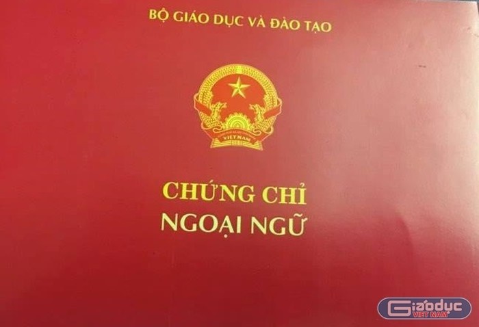 Nhiều loại chứng chỉ hiện nay đang là yêu cầu bắt buộc phải có đối với tất cả giáo viên (Ảnh minh họa: Vũ Ninh)