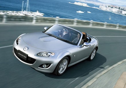 Mẫu MX-5 thể thao mui trần