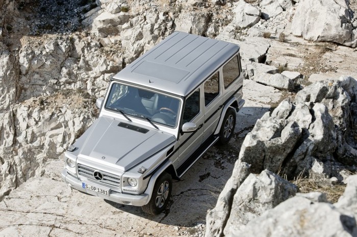 Tiếp nối những thành công mà dòng G-Class mang lại, trong tuần nay, Mercedes-Benz đã chính thức ra mắt phiên bản 2013 G-Class.