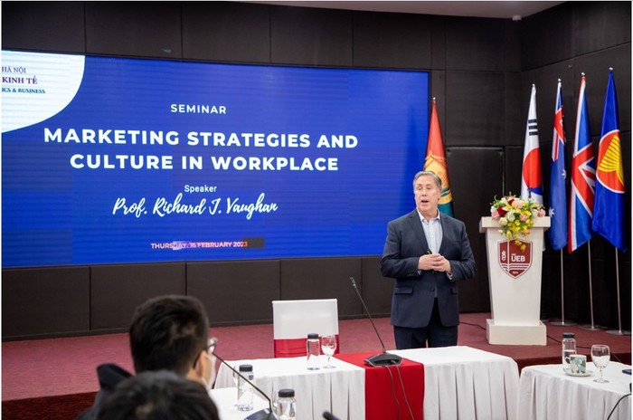 Talkshow chủ đề Marketing cùng Giáo sư Richard J. Vaughan, Đại học St.Francis Hoa Kỳ.