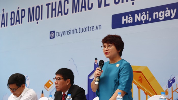 Phó Giáo sư, Tiến sĩ Nguyễn Thu Thủy (Vụ trưởng Vụ Giáo dục Đại học, Bộ Giáo dục và Đào tạo) tại Ngày hội Tư vấn tuyển sinh - hướng nghiệp 2023 tại Hà Nội (Ảnh: Phạm Minh).