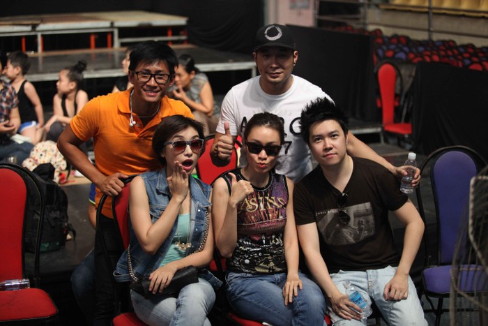 Tham gia buổi tổng dợt có ca sỹ Lê Hiếu, Minh Thư, Tiêu Châu Như Quỳnh và nhóm MTV.