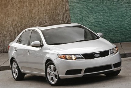 10. Kia Forte Giá khởi điểm: 15.200 USD.