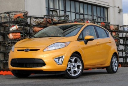 4. Ford Fiesta Giá khởi điểm: 13.200 USD