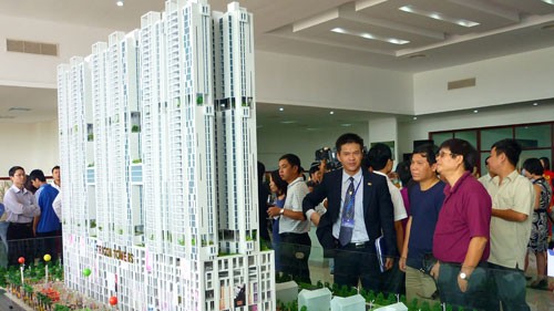 Nhiều người khóc dở mếu dở vì hủ đầu tư dự án Tricon Towers “ôm” số tiền gần 400 tỷ đồng bỏ trốn ra nước ngoài