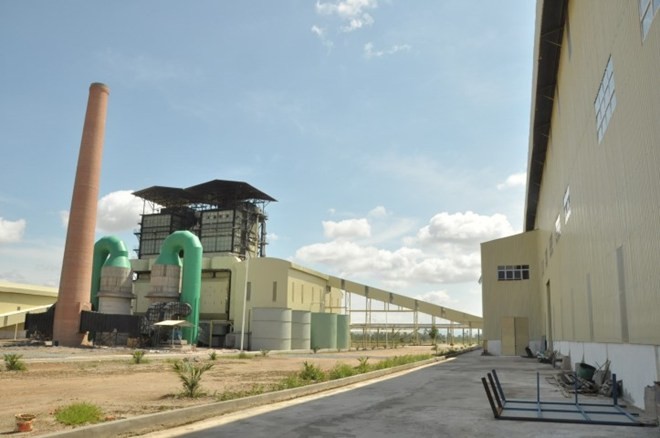 Nhà máy nhiệt điện (30MW) sử dụng từ bã mía của Cty Quang Minh- HAGL tại huyện Phu Vông- Attapeu, Lào. Ảnh: Thanh Hải