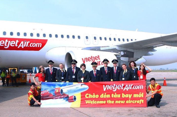 Vietjet chào đón máy bay mới cùng phi hành đoàn.