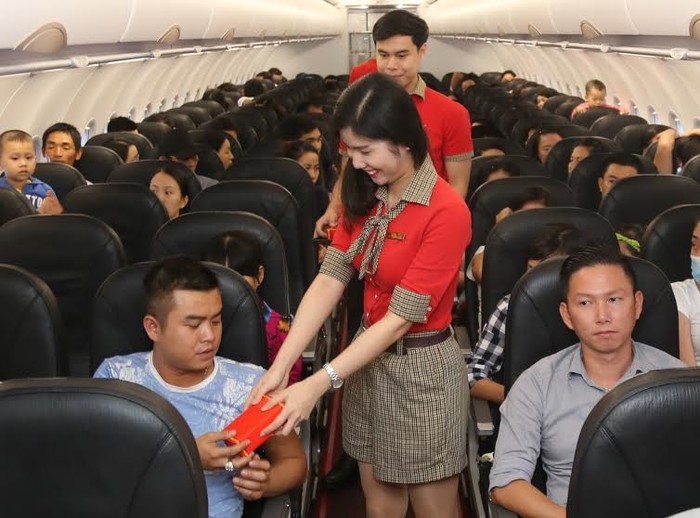 Những hành khách đầu tiên của Vietjet trên chuyến bay đến Pleiku.