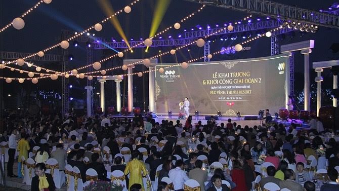 Hơn 1.000 đại biểu và quan khách đã tham dự sự kiện khai trương FLC Vĩnh Thịnh Resort.