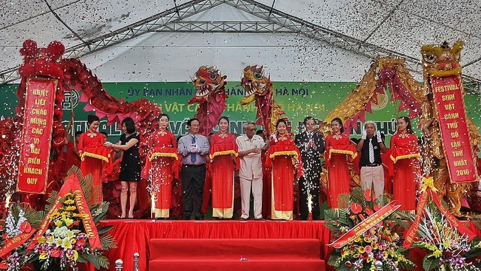 Cắt băng khai mạc Festival Sinh vật cảnh Thủ đô với quy mô lớn nhất từ trước đến nay tại Khu đô thị Sinh thái Vinhomes Riverside Long Biên - Hà Nội.