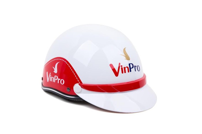 Mũ bảo hiểm đạt chuẩn siêu đẹp và sành điệu được VinPro tặng cho chủ thẻ VinGroup Card.