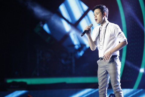 Chỉ hát được ballad có thể coi là một điểm yếu khiến Anh Quân phải chia tay sớm với chương trình Vietnam Idol