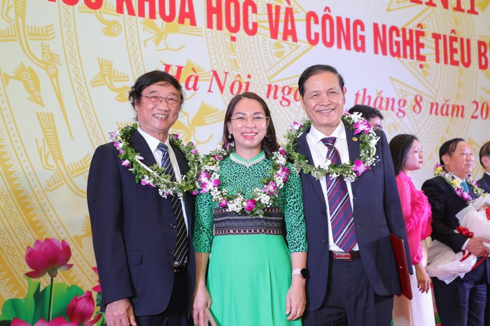 VNU - Le ton vinh Tri thuc KHCN tieu bieu 2024 (18).jpg