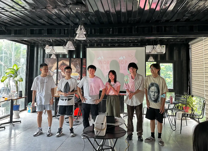 Workshop hướng dẫn cách làm trò chơi điện tử “Flappy Bird” do câu lạc bộ TechUs mà Hồng Phúc tham gia tổ chức. (Ảnh: NVCC)