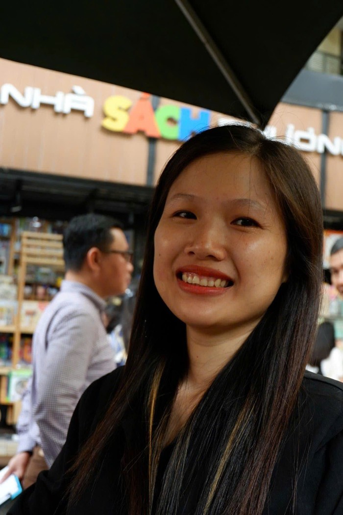 Trinh Thi Ai Sa Omega Books.jpg