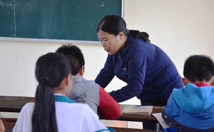 Cô Nguyễn Thị Phương Thủy thừa nhận hành vi của mình là sai trái, do áp lực thi đua. Ảnh: NP