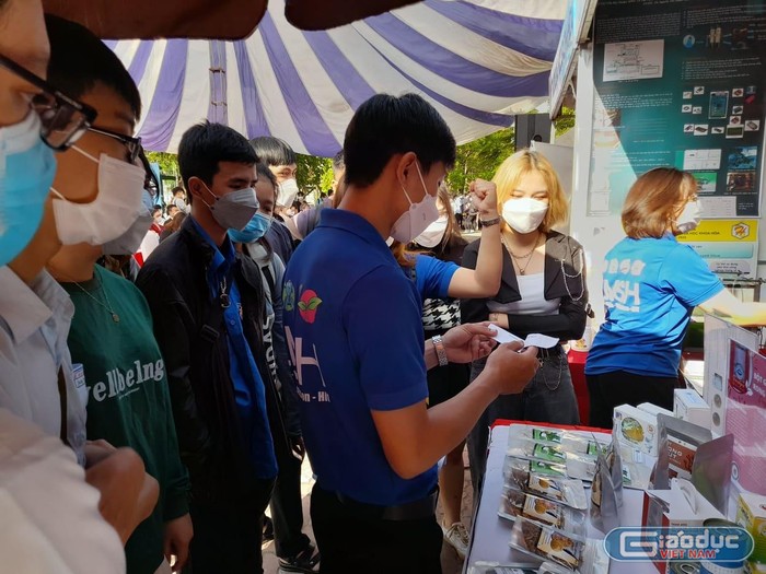 Theo Phó Giáo sư Đoàn Quang Vinh – Hiệu trưởng Trường Đại học Bách khoa Đà Nẵng thì hoạt động nghiên cứu khoa học và chuyển giao công nghệ của cán bộ và của các em sinh viên trong thời gian qua đã có những chuyển biến mạnh mẽ với nhiều đề tài nghiên cứu có giá trị khoa học cao được công bố trên nhiều tạp chí khoa học uy tín trong và ngoài nước.