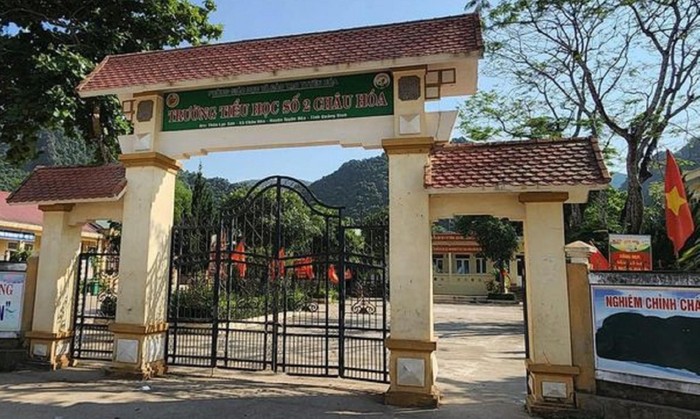 Hiệu trưởng Trường tiểu học số 2 Châu Hóa, huyện Tuyên Hóa (Quảng Bình) phải giải trình về việc cầm cố sổ đỏ của nhà trường. Ảnh: CTV