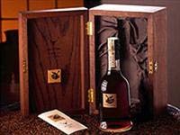 Chai rượu whisky Scotland nhãn hiệu Dalmore 62, được sản xuất năm 1943 đã trở thành chai rượu đắt giá nhất thế giới sau khi một doanh nhân đã mua với giá 58.000 USD.