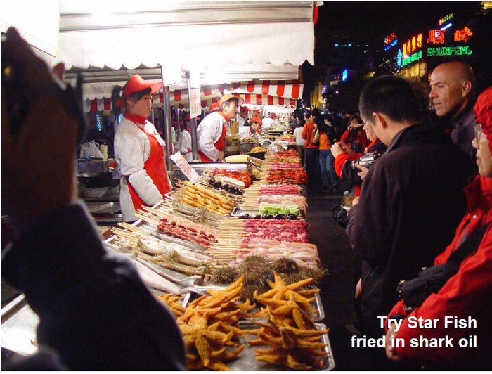 Du khách có thể dễ dàng bắt gặp những món ăn này được bày bán tại nhiều đường phố ở Trung Quốc.
