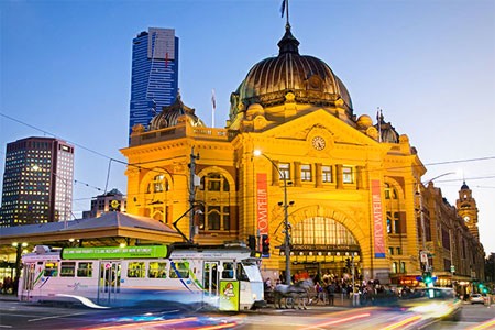 Melbourne, Australia, Các khu mua sắm hấp dẫn ở Melbourne gồm có Swanton Street, Flinders Lane, Chapel Street, Quên Victoria Market, Collins Street, Melbourne Central…