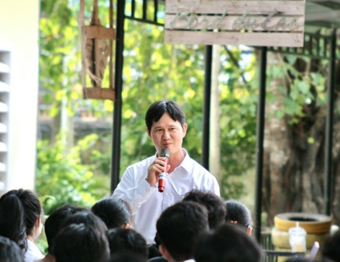 Tiến sĩ Phạm Quốc Phong - Giám đốc Trung tâm Nghiên cứu khoa học và sản xuất, dịch vụ (Trường Đại học Trà Vinh). Ảnh: NVCC