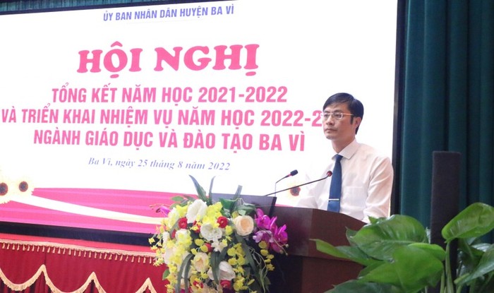 Ông Phùng Ngọc Oanh, Trưởng Phòng Giáo dục và Đào tạo huyện Ba Vì. Ảnh: NVCC