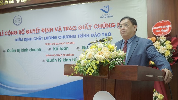 Nhà giáo Nhân dân, Phó Giáo sư Tô Ngọc Hưng phát biểu tại buổi lễ