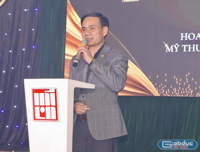 Tiến sĩ Phạm Hùng Cường, Hiệu trưởng Trường Đại học Mỹ thuật Công nghiệp gdvn-hoa-khoi-17-2057.jpg