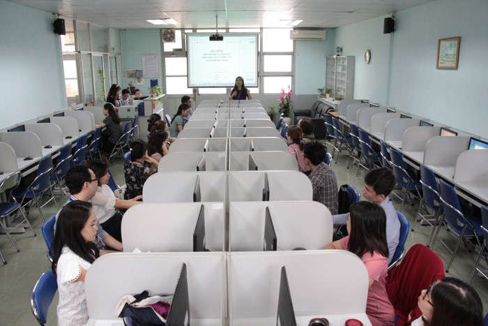 Trường Đại học Khoa học Xã hội và Nhân văn, Đại học Quốc gia Thành phố Hồ Chí Minh tập huấn sử dụng phần mềm Doit và Turnitin cho các giảng viên (Ảnh: Website trường) 110286165_2672760359490306_8281105033493820669_n.jpg