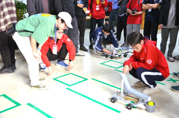 Sinh viên Trường Cơ khí, Đại học Bách khoa Hà Nội tham gia chương trình trao đổi nghiên cứu, hợp tác triển khai dự án với Học viện Công nghệ Shibaura. Ảnh: website nhà trường DSC_1335-1536x1017.jpg