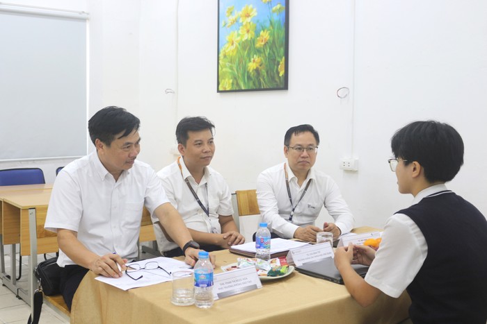 Năm 2024, Trường Quốc tế - Đại học Quốc gia Hà Nội (VNU-IS) sẽ trao gần 200 suất học bổng đầu vào với tổng trị giá lên tới 20 tỷ đồng cho các tân sinh viên nhập học ở năm học tới. IMG_7514.JPG