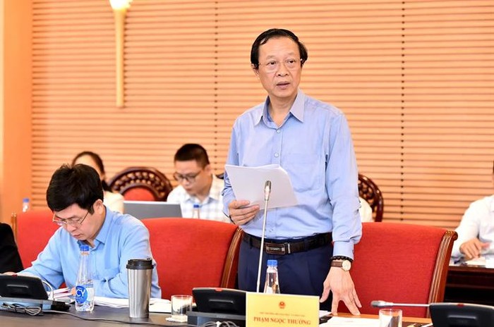 Thứ trưởng Phạm Ngọc Thưởng trình bày báo cáo của Bộ GDĐT tại cuộc làm việc 2.jpg