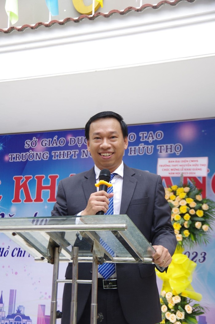 Thầy Đỗ Đình Đảo - Hiệu trưởng Trường trung học phổ thông Nguyễn Hữu Thọ, Quận 4 (ảnh: NVCC) thayDaoNHT.jpg