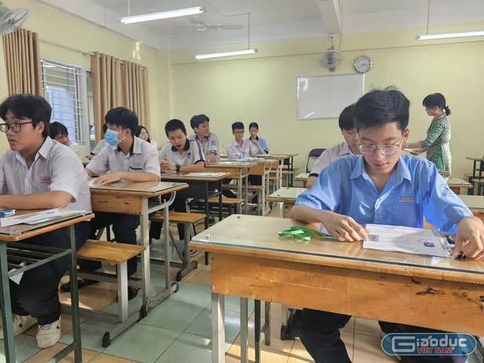 Thí sinh dự kỳ thi tuyển sinh vào lớp 10 ở Thành phố Hồ Chí Minh - điểm thi Trung học phổ thông Nguyễn Khuyến (ảnh: V.D) gdvn_NGUYENKHUYEN.jpg