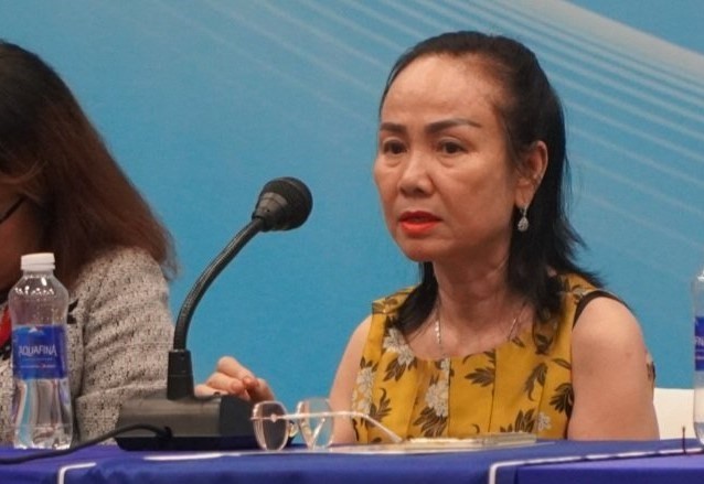 Bà Nguyễn Thị Út Em - Chủ tịch Hội đồng trường Trường Quốc tế Mỹ Việt Nam (ảnh: C.Phúc) UtEmtamgiam.jpg