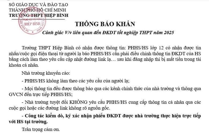 Thông báo khẩn của Trường Hiệp Bình gửi tới phụ huynh học sinh lớp 12 (ảnh chụp màn hình) thongbaoHiepBinh.jpg