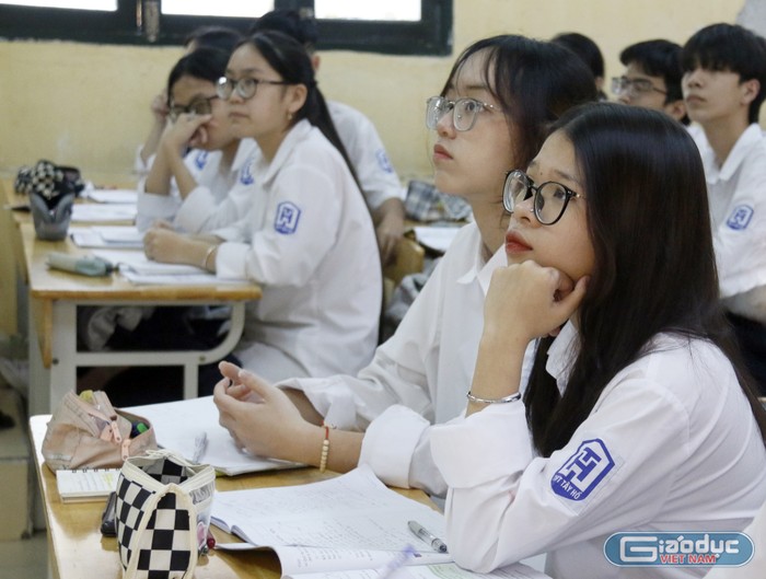 Ảnh minh họa: Ngân Chi GDVN_hs theo doi.jpg